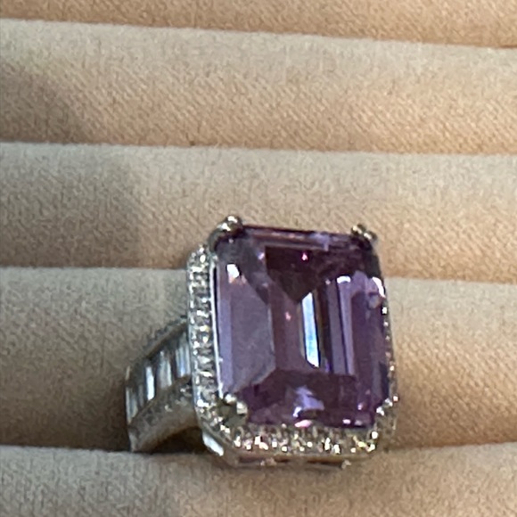 Purple cz - Picture 1 of 1